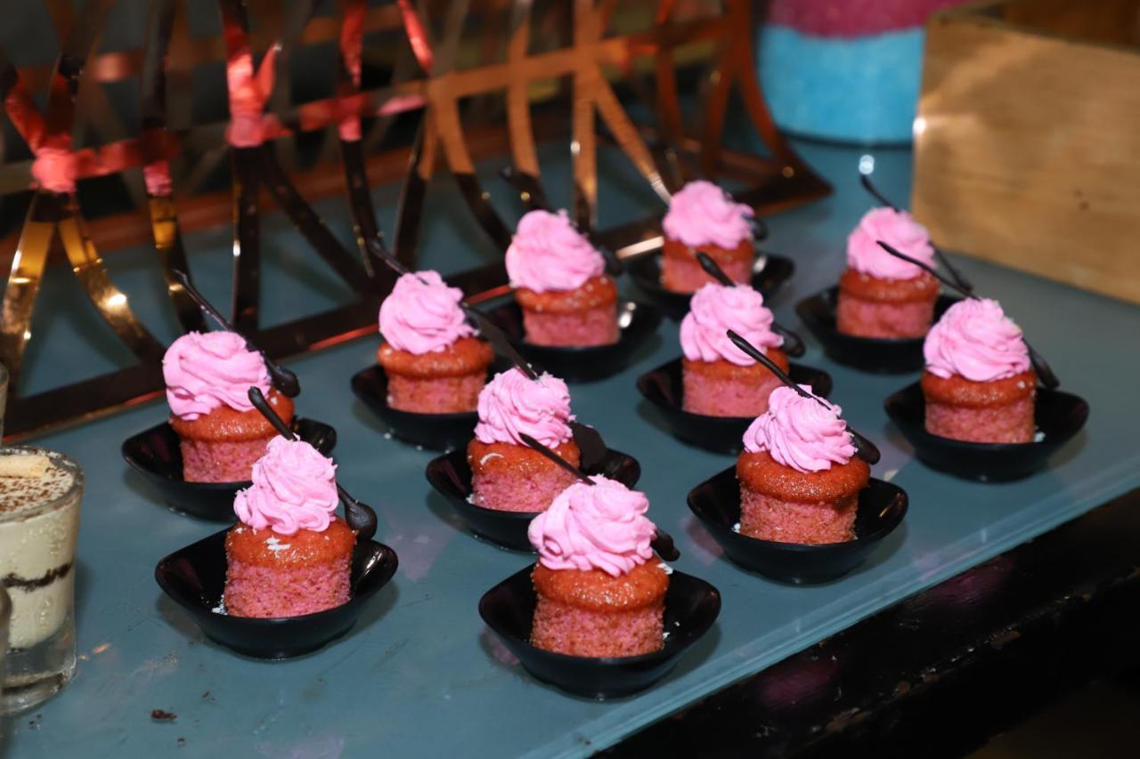 Krishna Palace Hotel Mumbai Ngoại thất bức ảnh