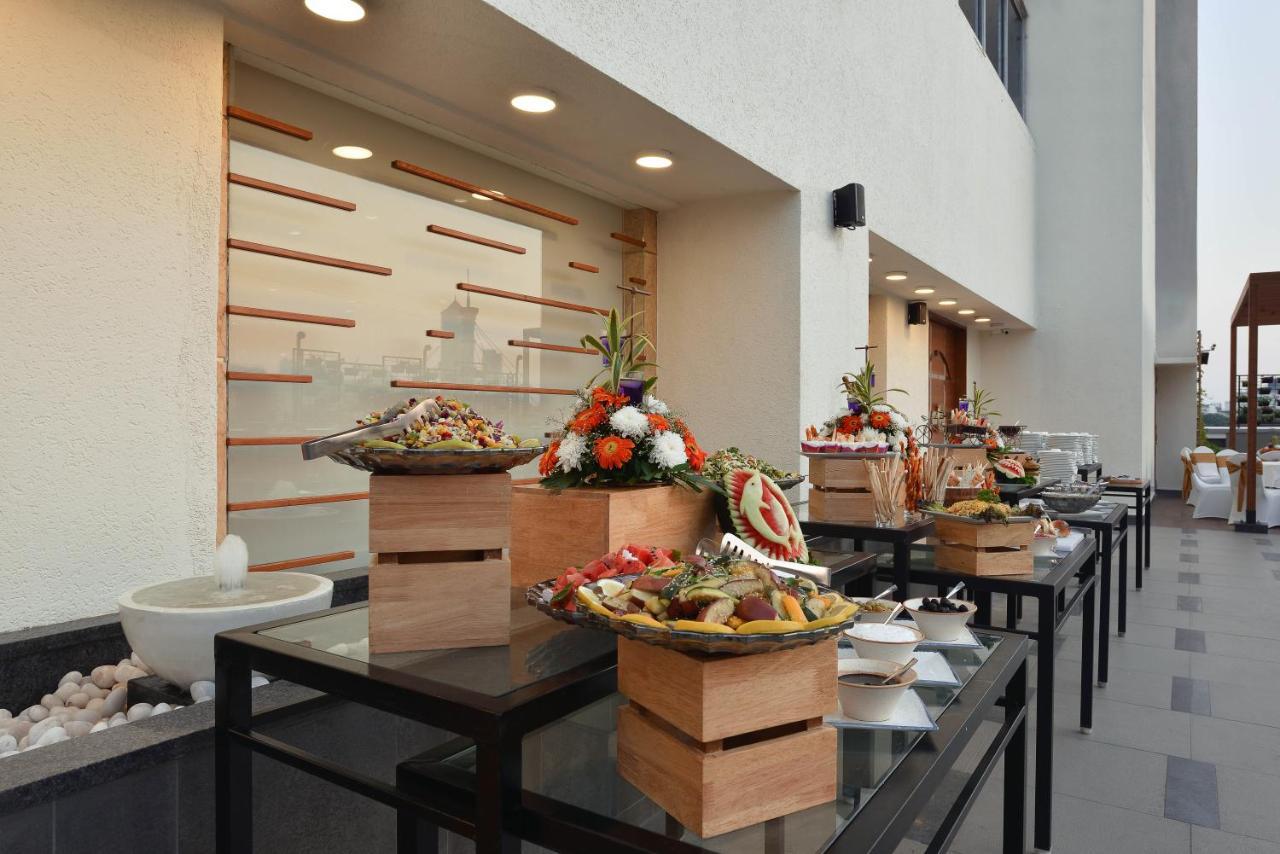 Krishna Palace Hotel Mumbai Ngoại thất bức ảnh