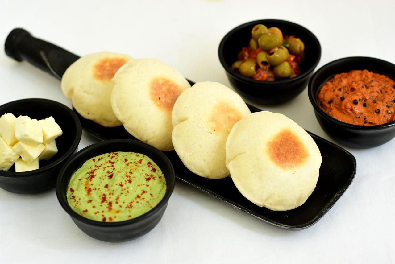 Krishna Palace Hotel Mumbai Ngoại thất bức ảnh