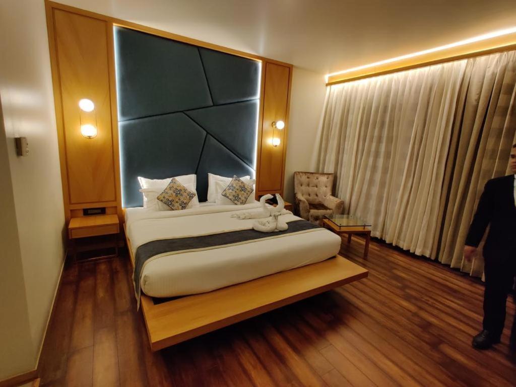 Krishna Palace Hotel Mumbai Ngoại thất bức ảnh