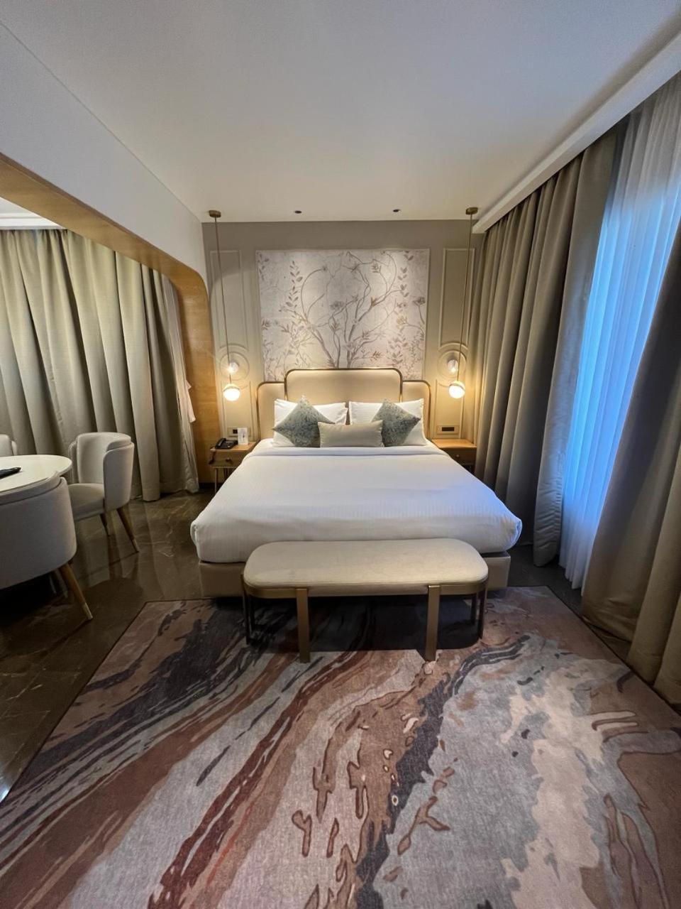 Krishna Palace Hotel Mumbai Ngoại thất bức ảnh