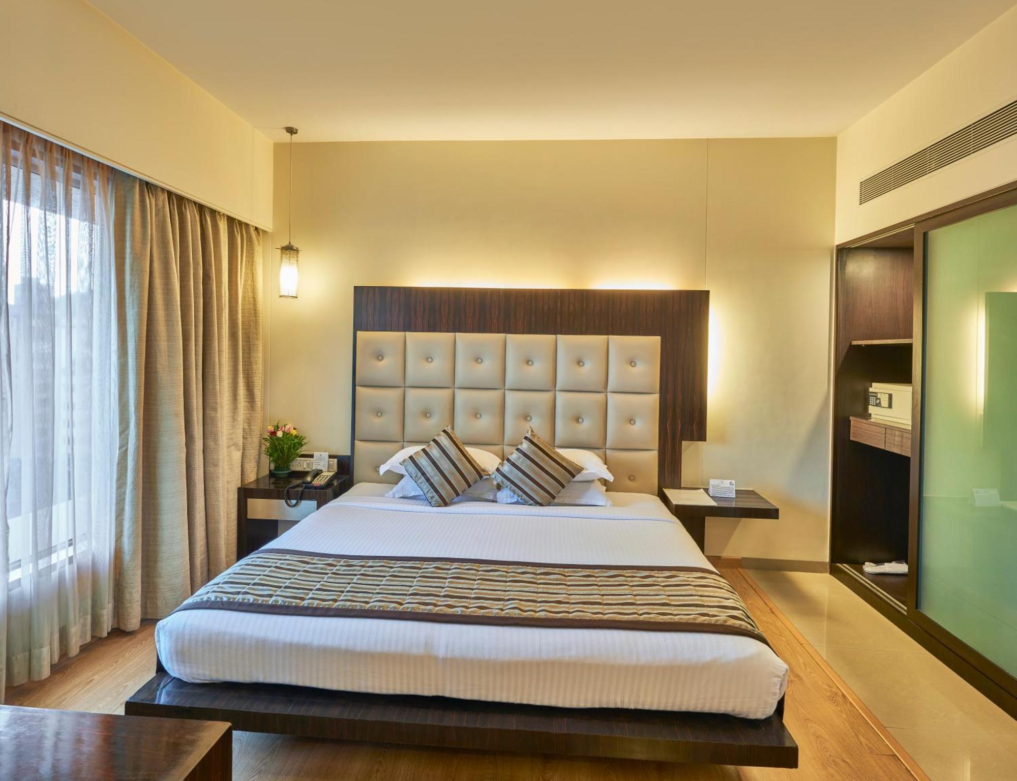 Krishna Palace Hotel Mumbai Ngoại thất bức ảnh